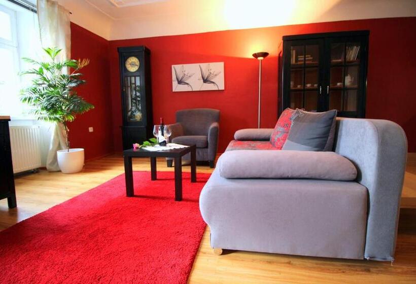 2침실 패밀리 아파트, Penzion David