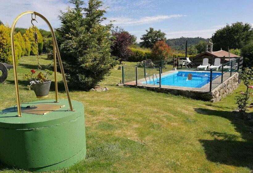 غرفة عائلية, Alcázar Milmanda