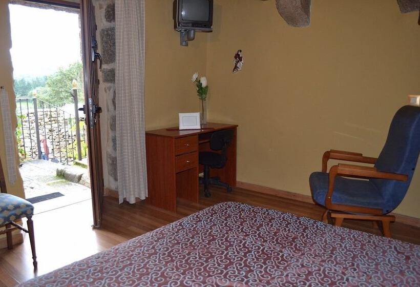 غرفة عائلية, Alcázar Milmanda