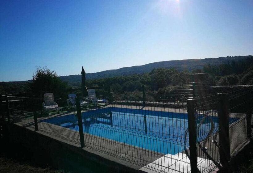 غرفة عائلية, Alcázar Milmanda