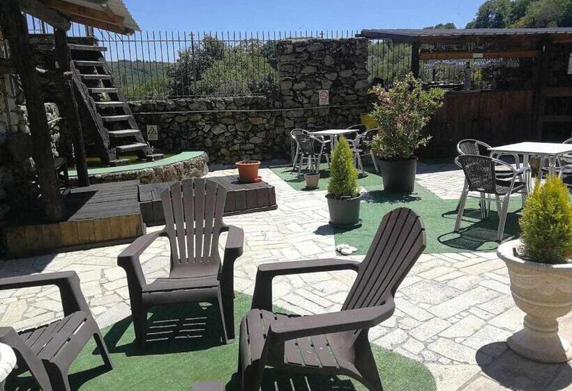 غرفة عائلية, Alcázar Milmanda