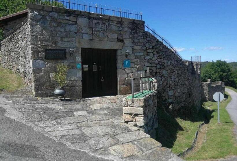 غرفة عائلية, Alcázar Milmanda