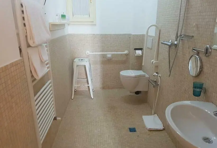 身障者適用スタンダードルーム, Locanda Di Casa Spadoni