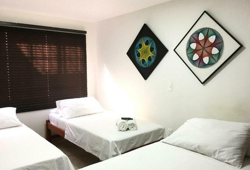 Háromágyas Standard Szoba, Posada Casa España