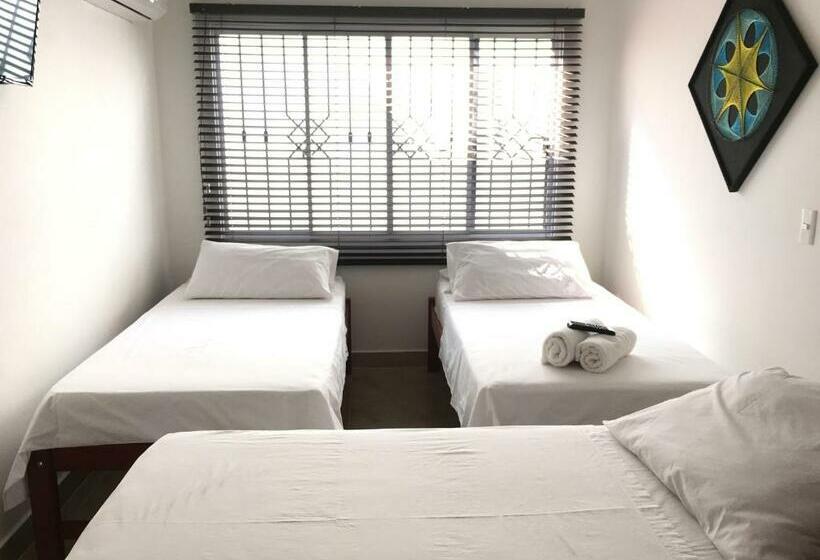 Háromágyas Standard Szoba, Posada Casa España