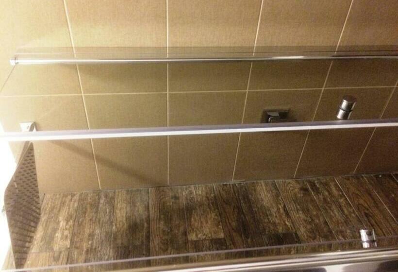 اتاق لوکس, Abbazia Dei Gesuiti