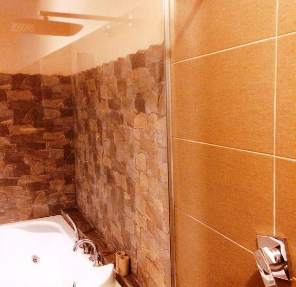 سوئیت جونیور با استخر, Abbazia Dei Gesuiti