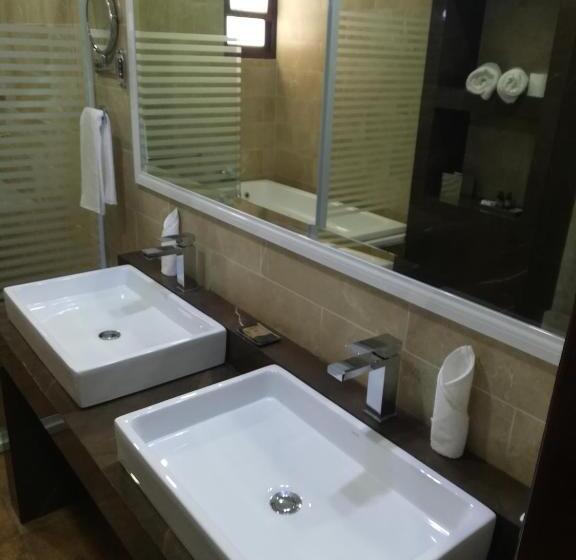 四人高级间, Casa Franco