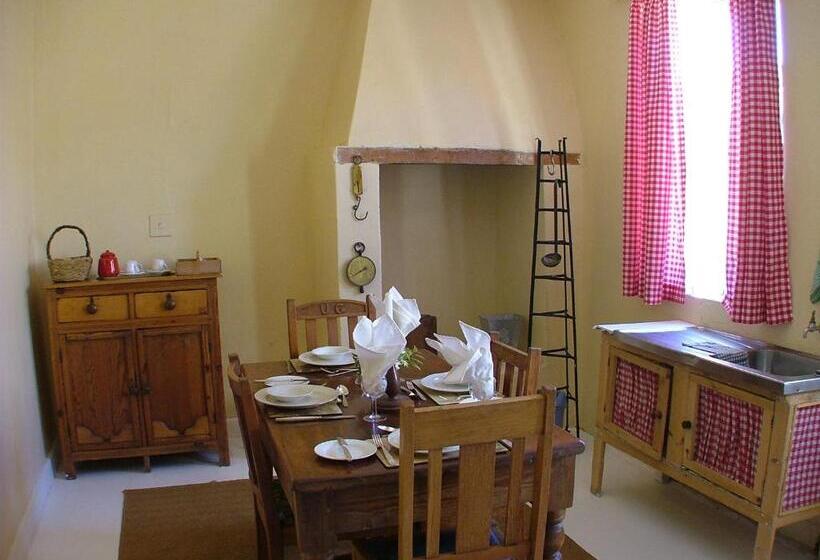 2间卧室的房子, Die Tuishuise & Victoria Manor