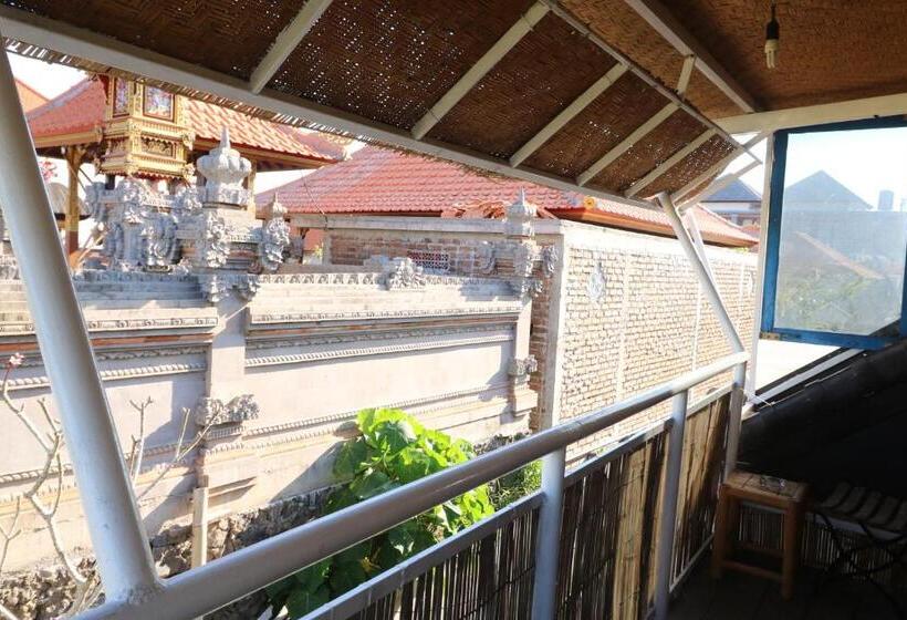 Habitació Deluxe, Kris Kos