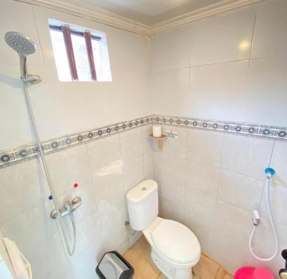 Habitació Deluxe, Kris Kos