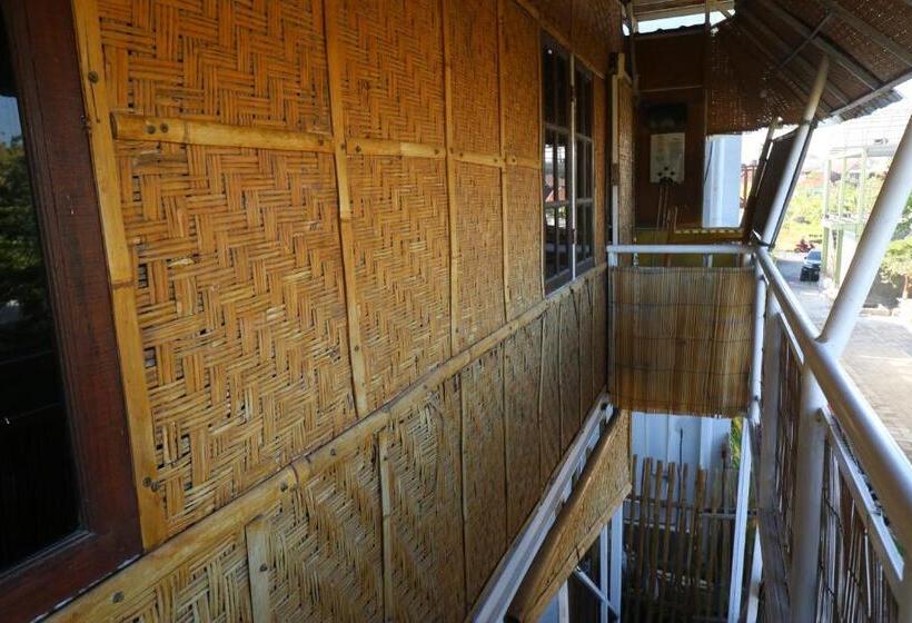 Habitació Economy, Kris Kos