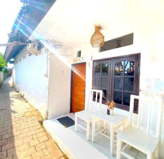 Habitació Deluxe, Kris Kos