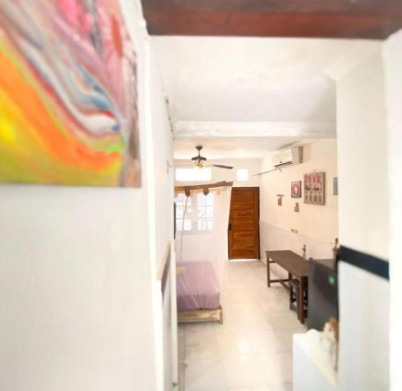 Habitació Deluxe, Kris Kos