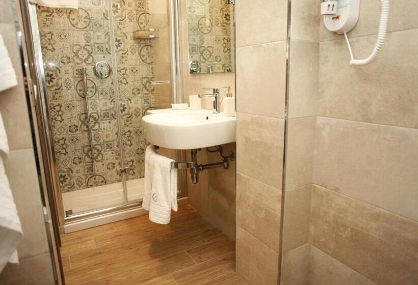 高级大房间, Ninni E Fede