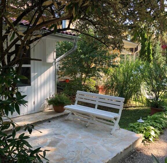 豪华三人间, Szem S Vendégház