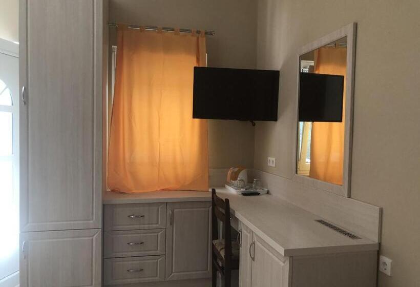 基本间, Szem S Vendégház