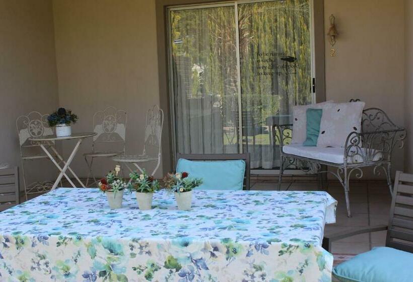 Семейный Номер, The Falls Guest House