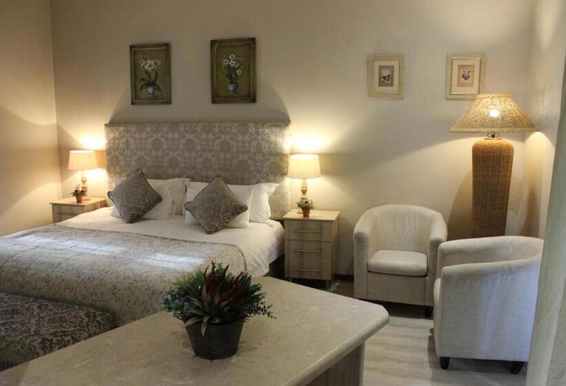 デラックススタジオ, The Falls Guest House