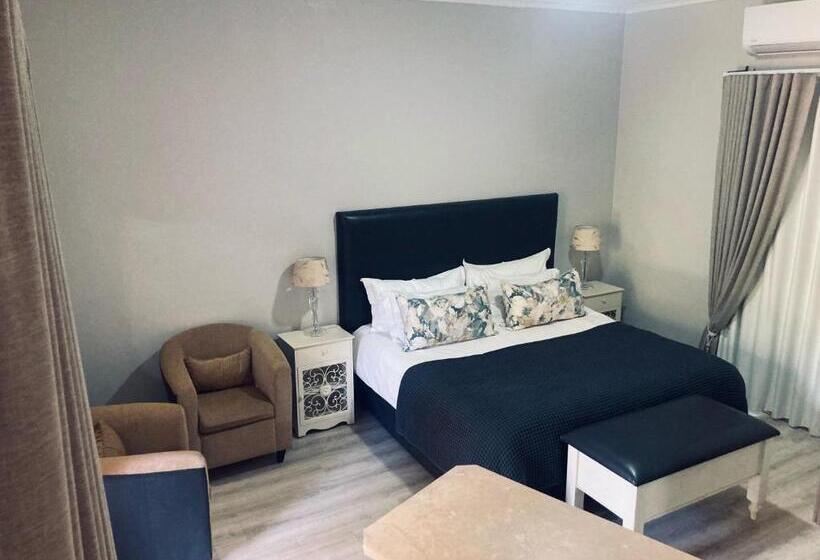 デラックススタジオ, The Falls Guest House