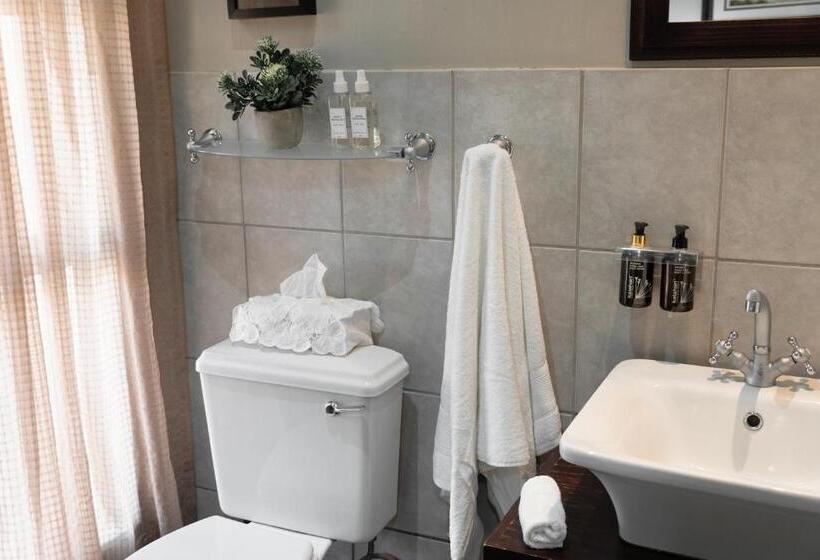 Номер Стандарт Трехместный, The Falls Guest House