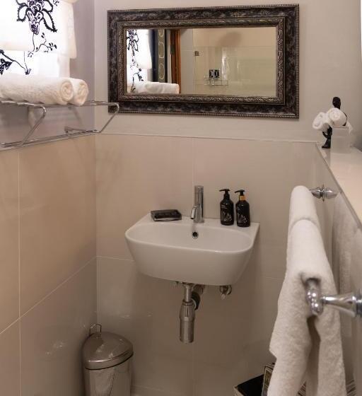 スタンダードルーム, The Falls Guest House