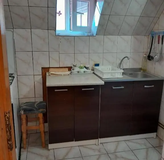 اتاق اکونومی, Vila Coca