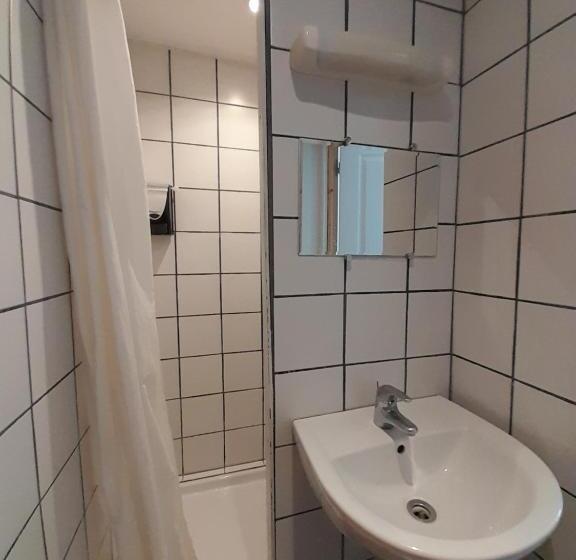 חדר משפחתי, Au Spatial