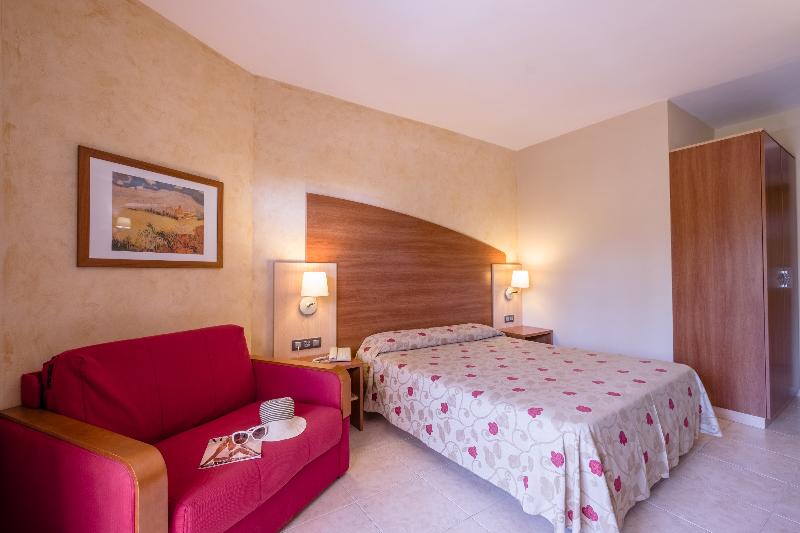 غرفة قياسية مطلّة علي حمام السباحة, California Palace