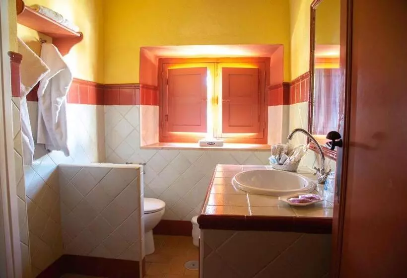 اتاق استاندارد چهار تخته, Cortijo El Esparragal