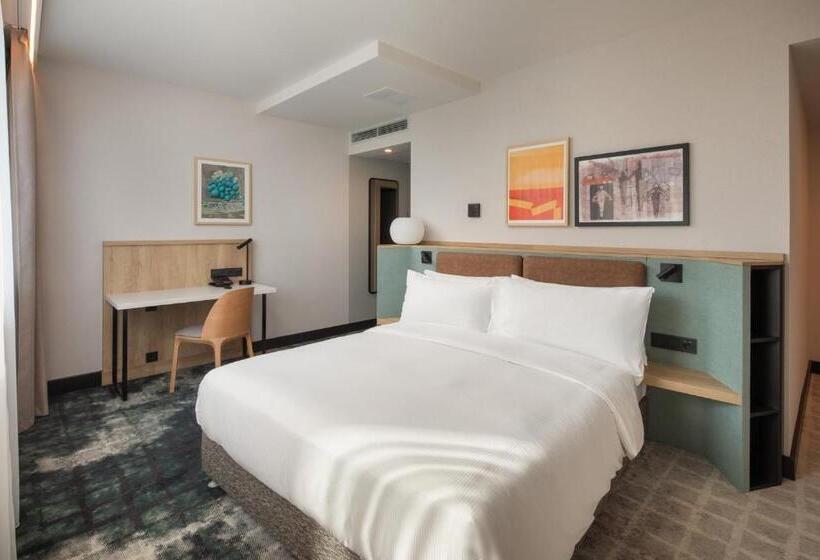 חדר סטנדרט עם מיטת קינג, Crowne Plaza Budapest, An Ihg