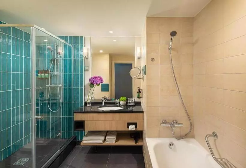スタンダードルーム, Crowne Plaza Budapest, An Ihg