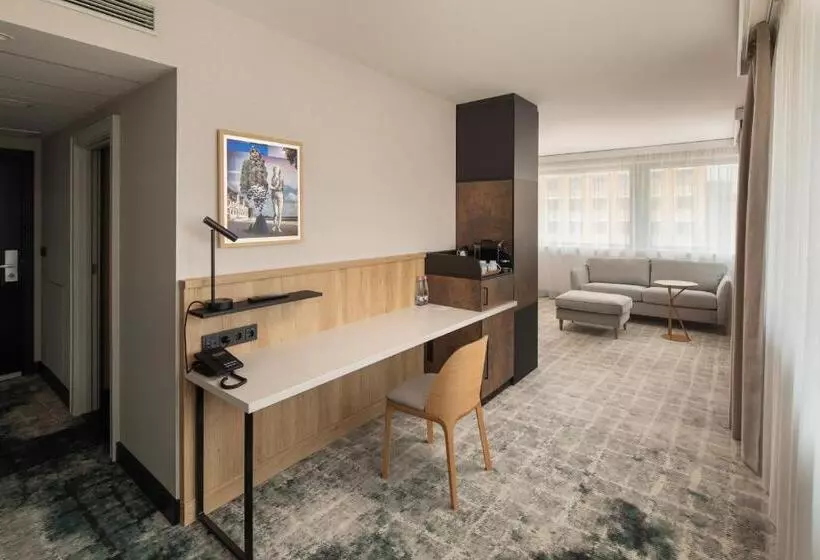 ジュニアスイート, Crowne Plaza Budapest, An Ihg