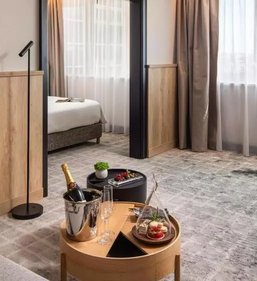 ジュニアスイート, Crowne Plaza Budapest, An Ihg