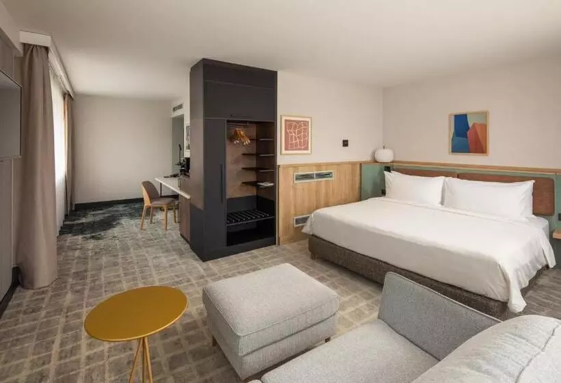 ジュニアスイート, Crowne Plaza Budapest, An Ihg