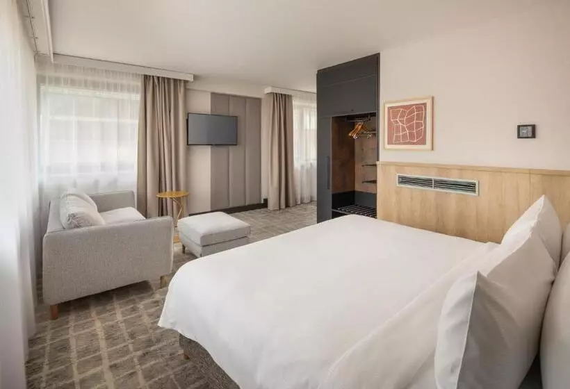ジュニアスイート, Crowne Plaza Budapest, An Ihg