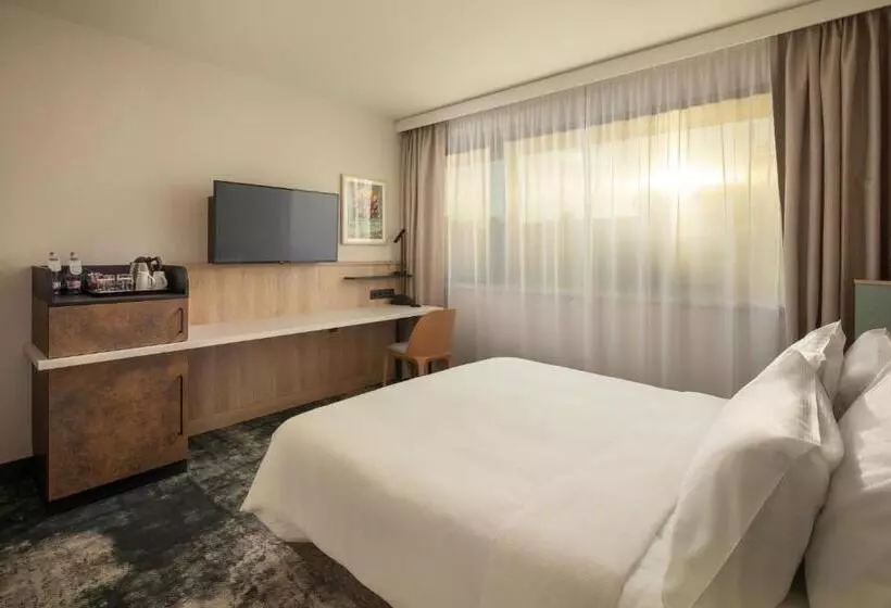 身障者適用スタンダードルーム, Crowne Plaza Budapest, An Ihg