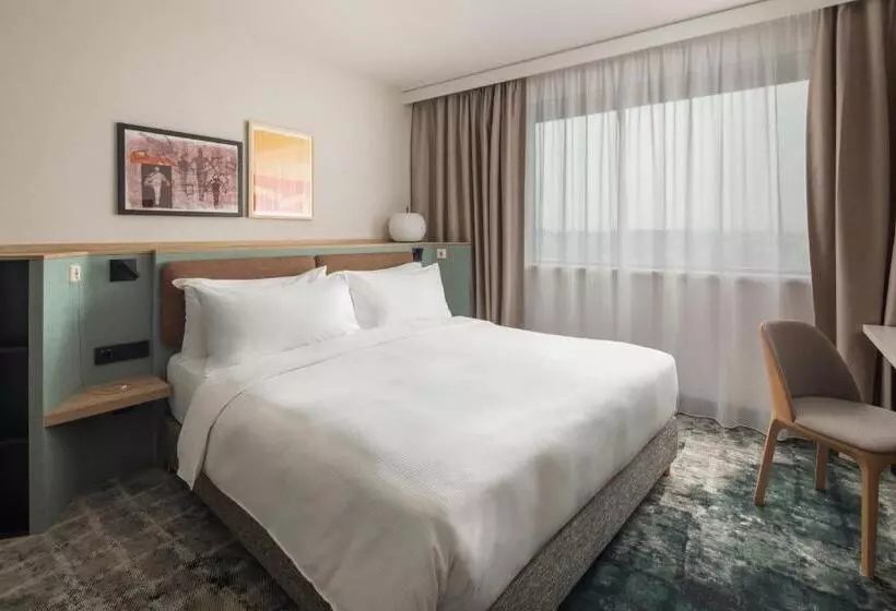 身障者適用スタンダードルーム, Crowne Plaza Budapest, An Ihg