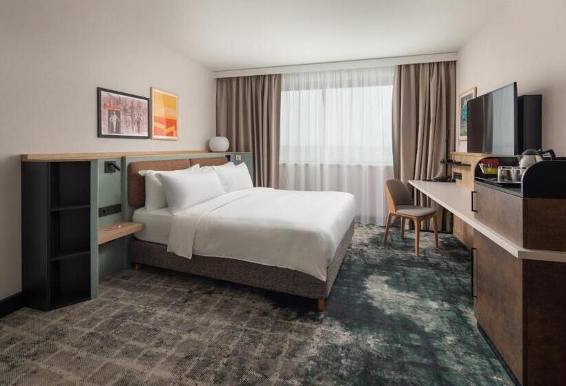 חדר סטנדרט מותאם לאדם עם מוגבלויות, Crowne Plaza Budapest, An Ihg