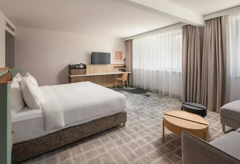 デラックスルーム, Crowne Plaza Budapest, An Ihg