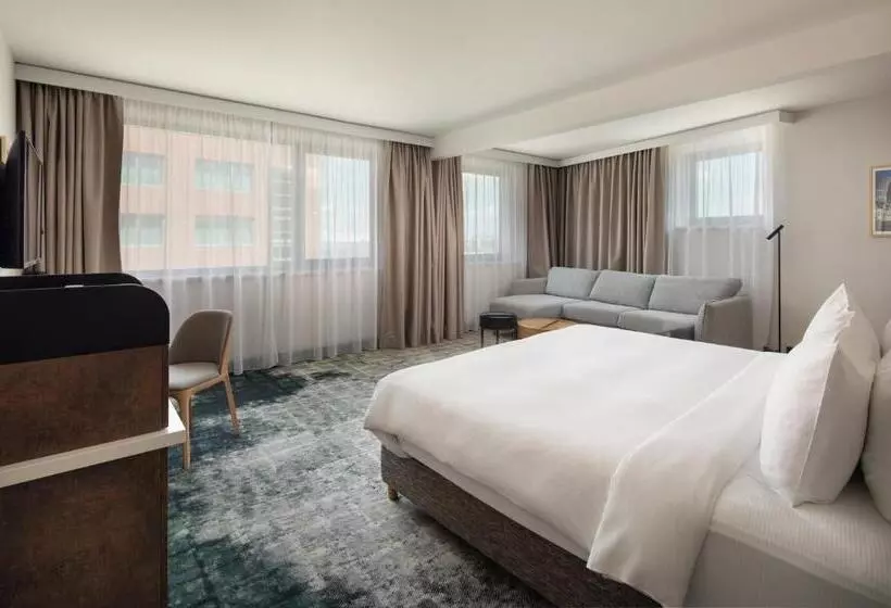 デラックスルーム, Crowne Plaza Budapest, An Ihg