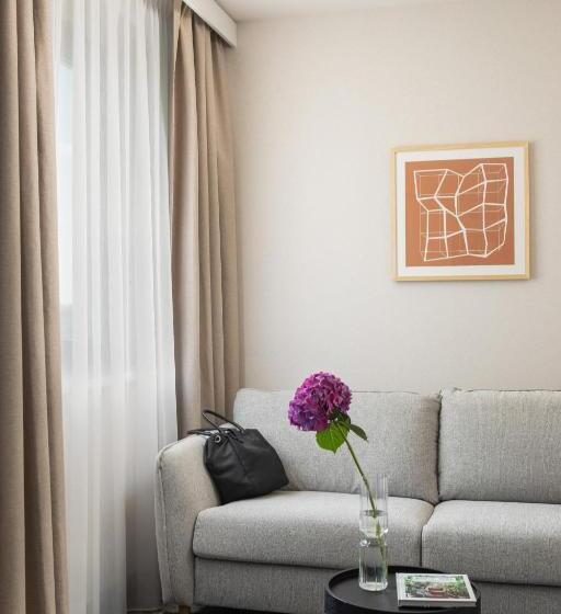 סוויטת ג'וניור, Crowne Plaza Budapest, An Ihg