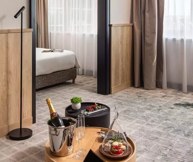 ジュニアスイート, Crowne Plaza Budapest, An Ihg