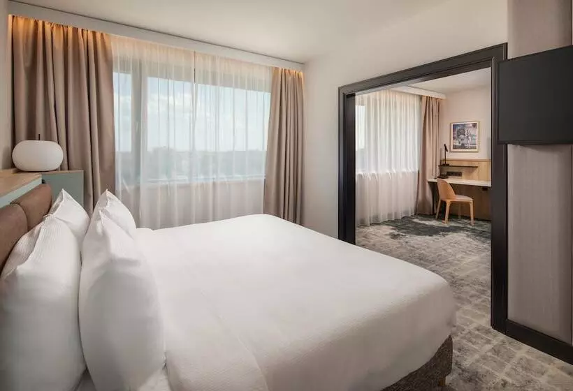 ジュニアスイート, Crowne Plaza Budapest, An Ihg