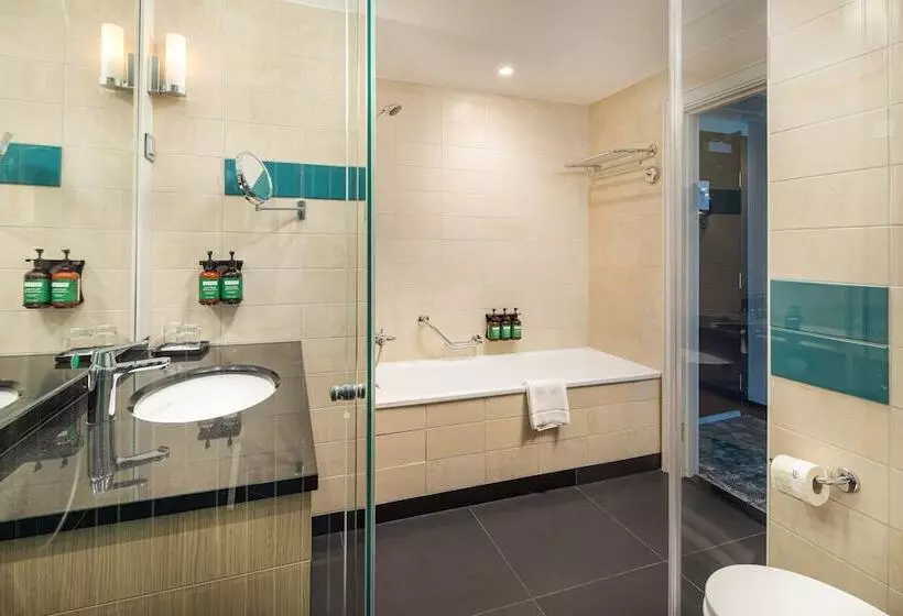 スタンダードルーム, Crowne Plaza Budapest, An Ihg