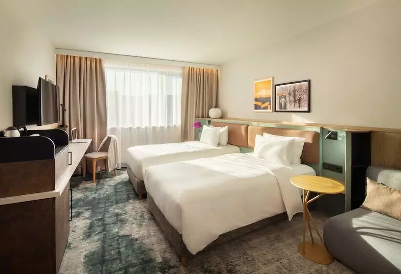 身障者適用スタンダードルーム, Crowne Plaza Budapest, An Ihg