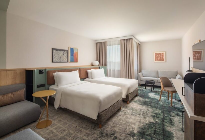 חדר סטנדרט מותאם לאדם עם מוגבלויות, Crowne Plaza Budapest, An Ihg