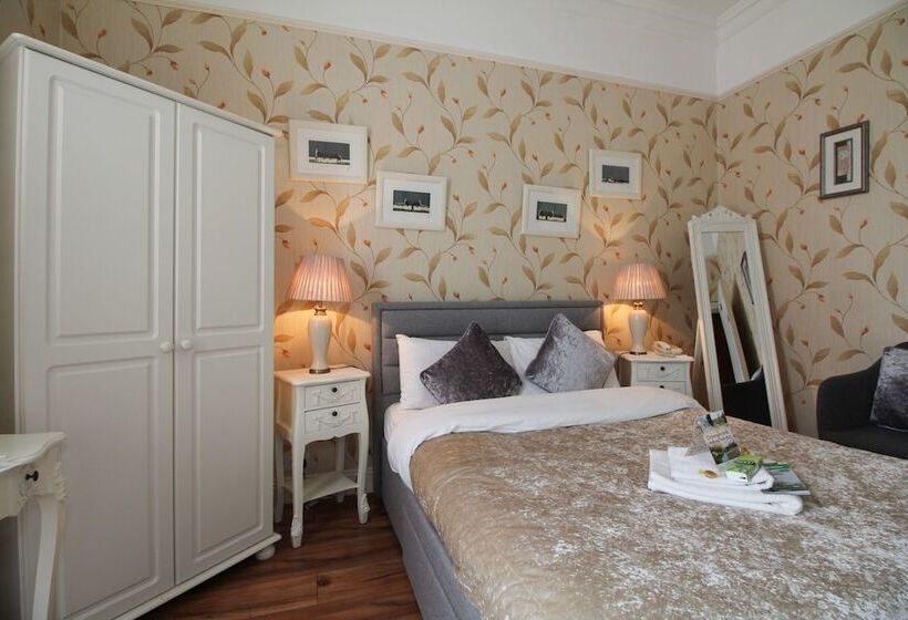 اتاق استاندارد یک نفره, Donnybrook Hall