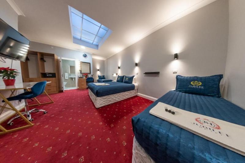 חדר משפחתי, Jubilee Hotel Victoria