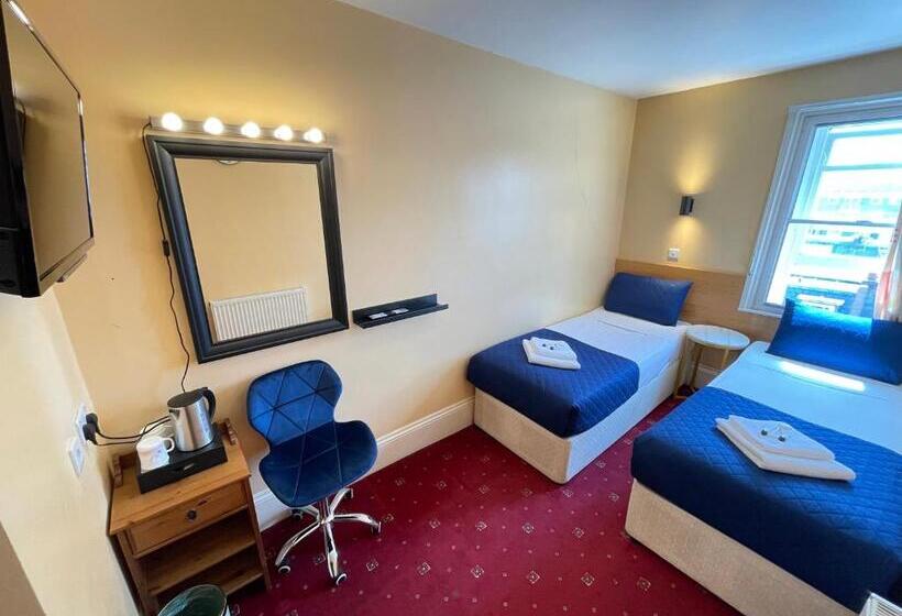 חדר סטנדרט לשלושה, Jubilee Hotel Victoria